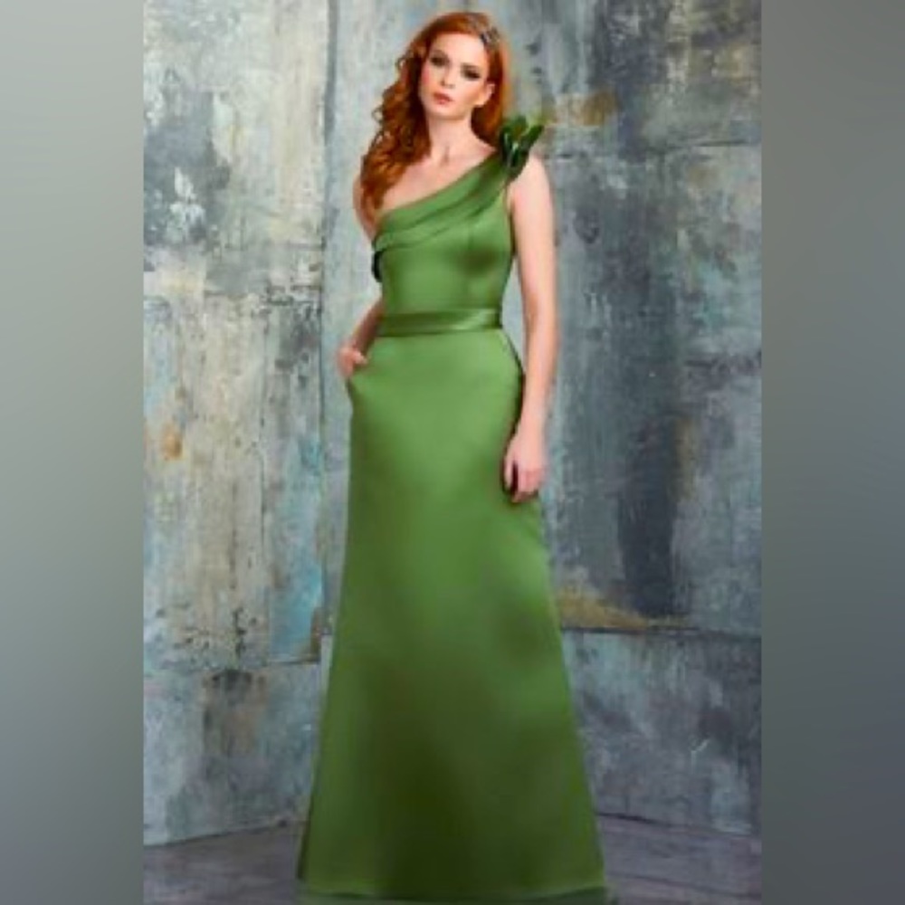 NWT Bari Jay one shoulder evening gown style 539